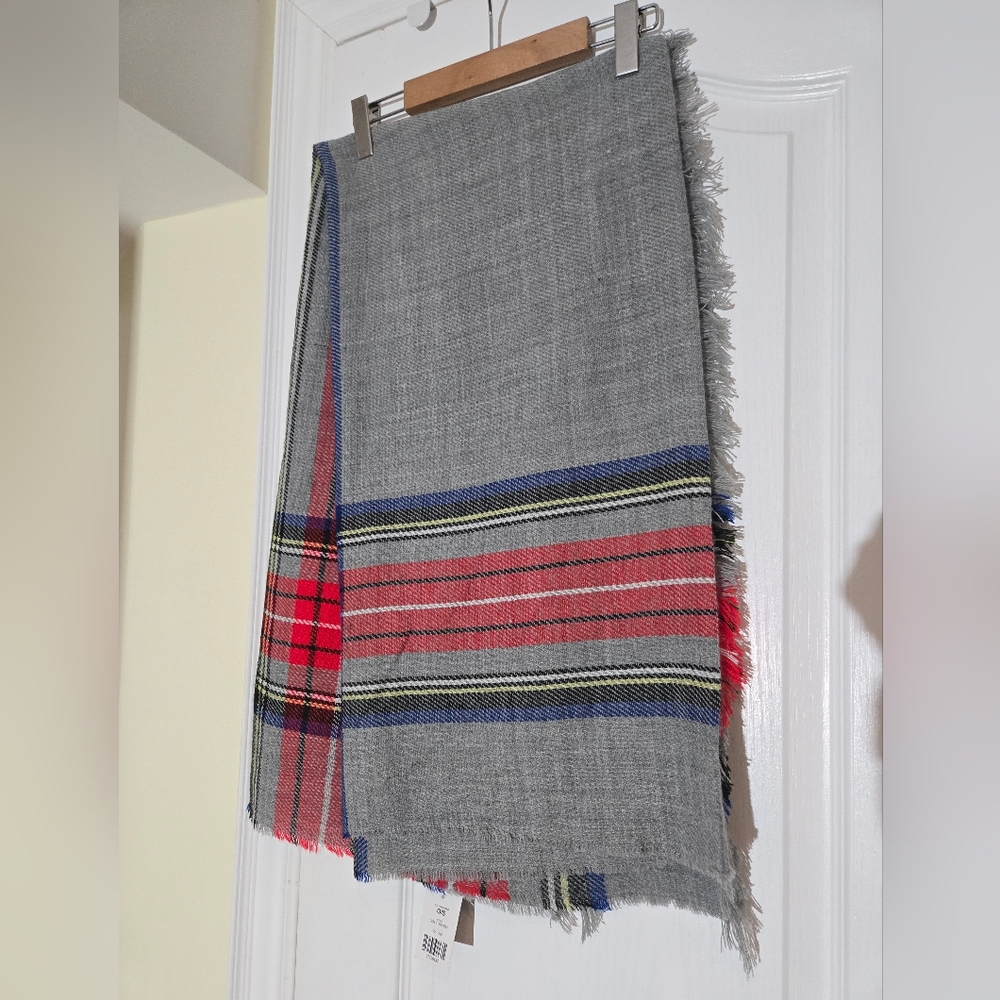 GREY SHAWL/SCARF